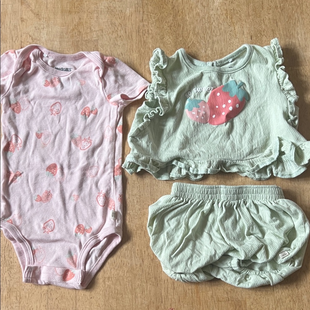 Huggies Pink and Mint Strawberry Set